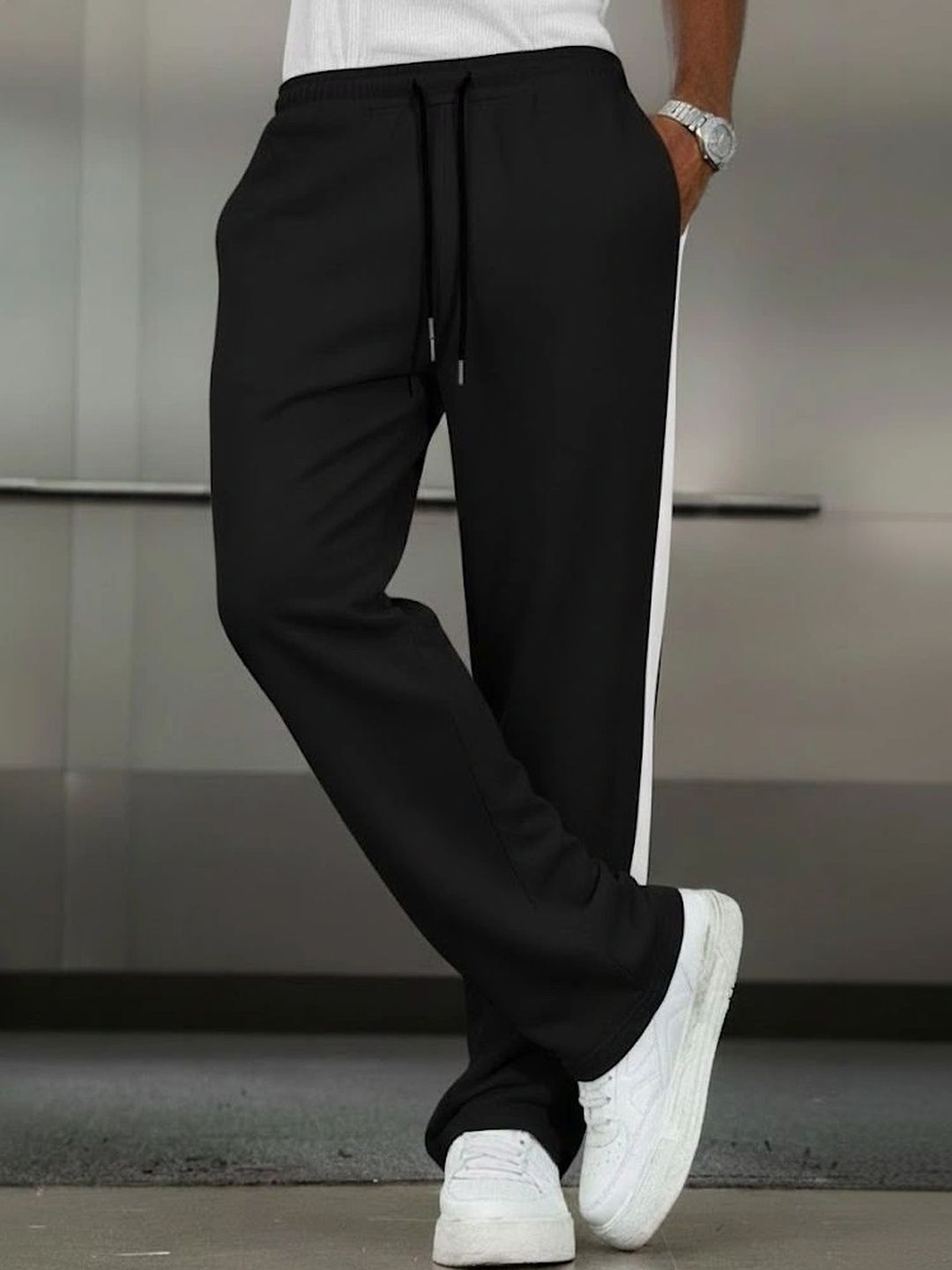 Daphne Maurier Men Regular Fit Colourblocked Training Track Pants-picture-32