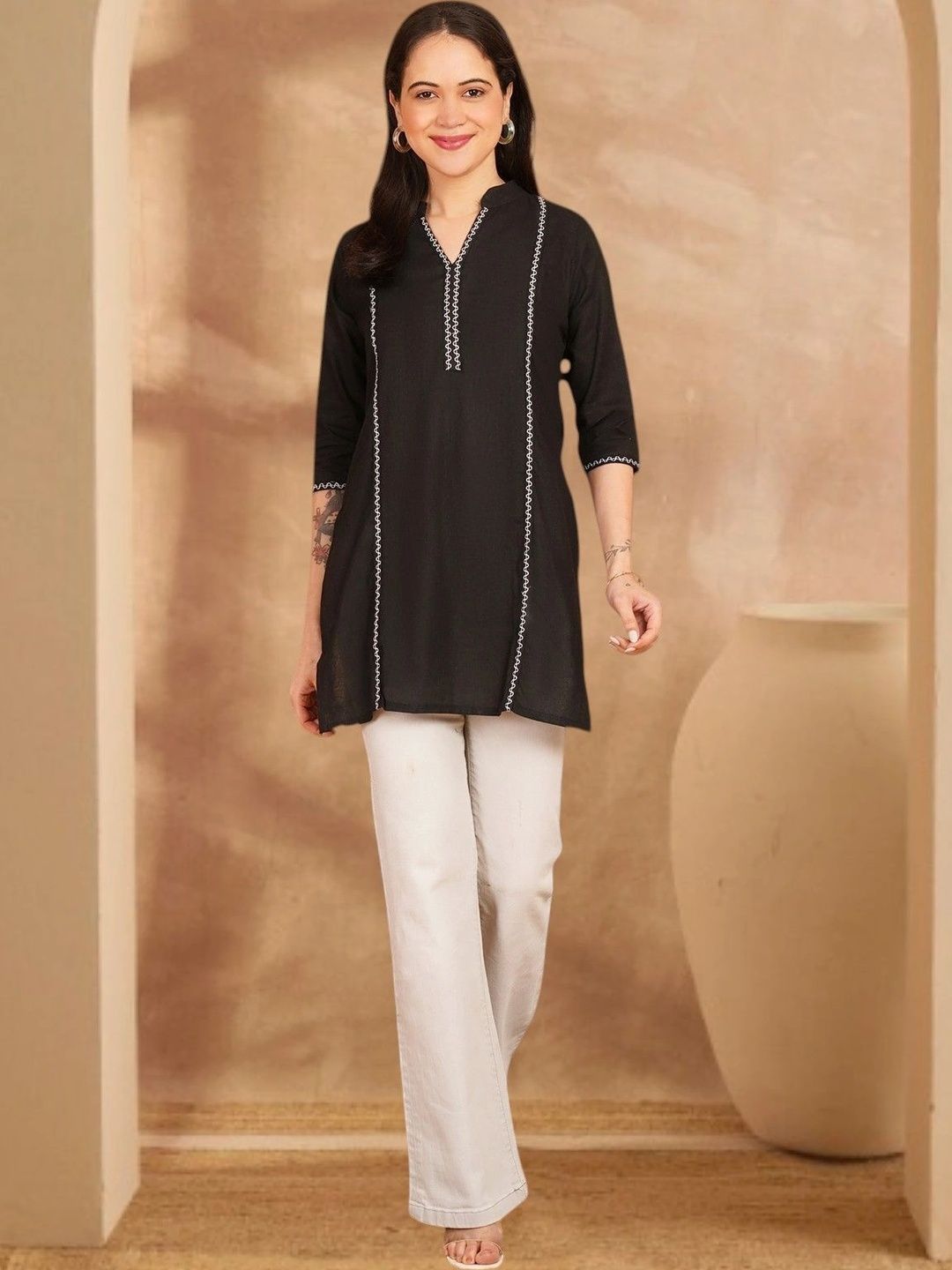Anouk Rustic Embroidered V-Neck Thread Work Pure Cotton Blend Khadi Thread Work Kurti-picture-20