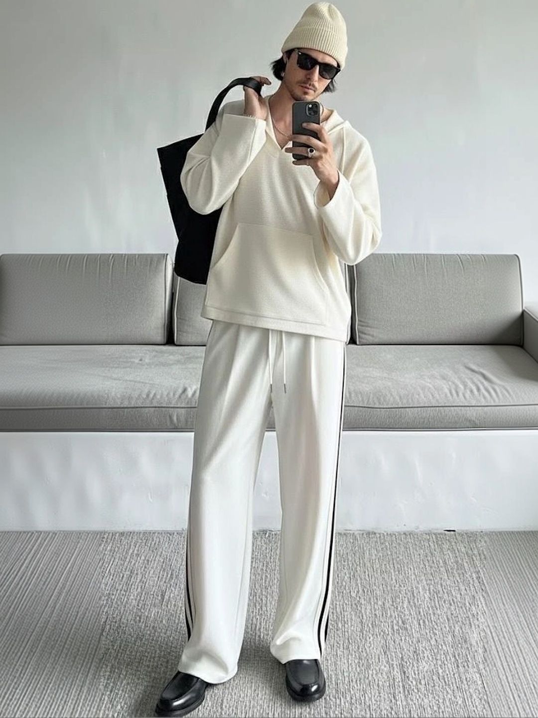 Daphne Maurier Men Regular Fit Colourblocked Training Track Pants-picture-52