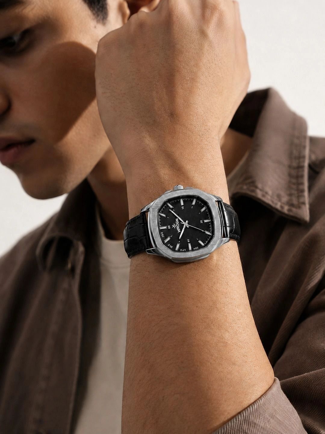 WROGN Men Brass Dial & Leather Straps Analogue Watch HOBWRG0610-BK
