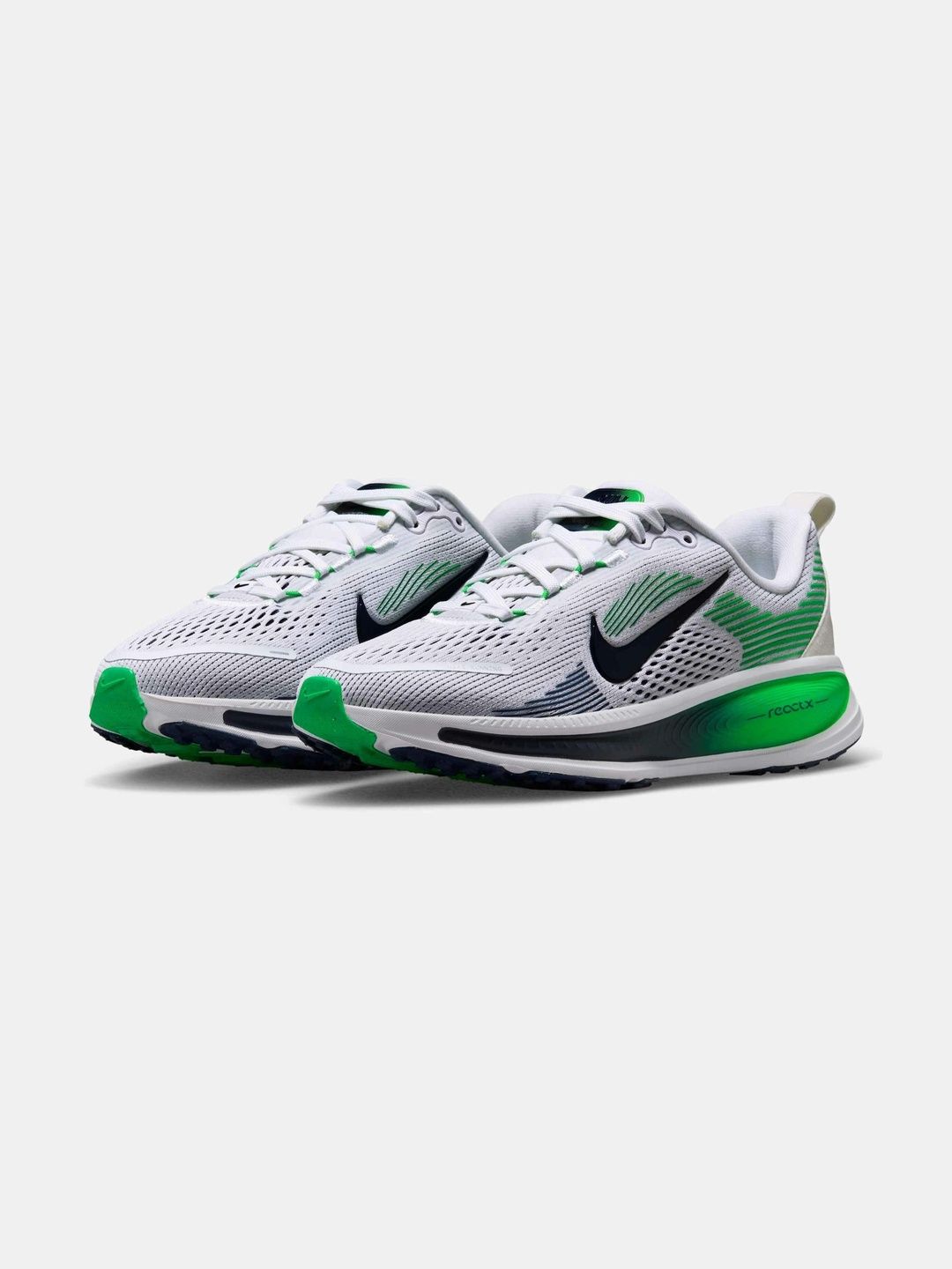 Nike Vomero 18 Older Kids' Road Running Shoes-picture-31