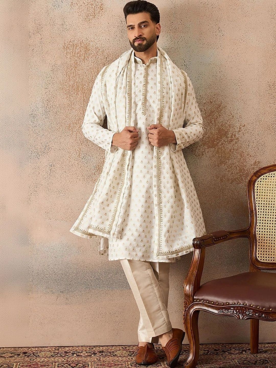 House of Pataudi Men Ethnic Motifs Regular Chanderi Silk Kurta with Trousers & With Dupatta-image-24