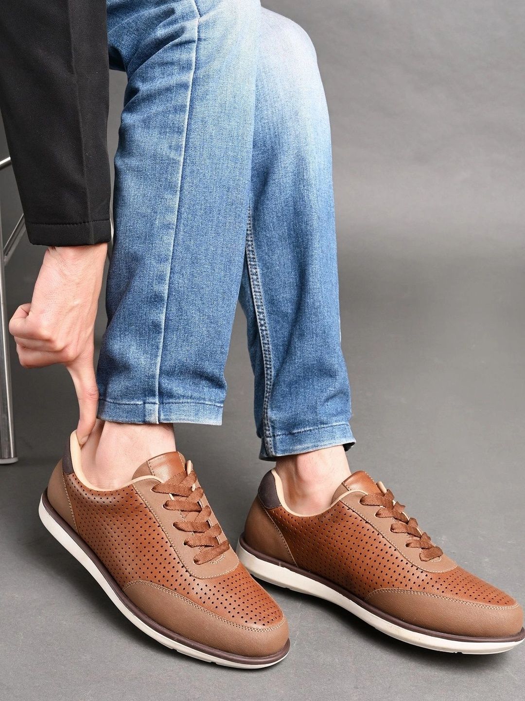 Roadster Men Sneakers-picture-13