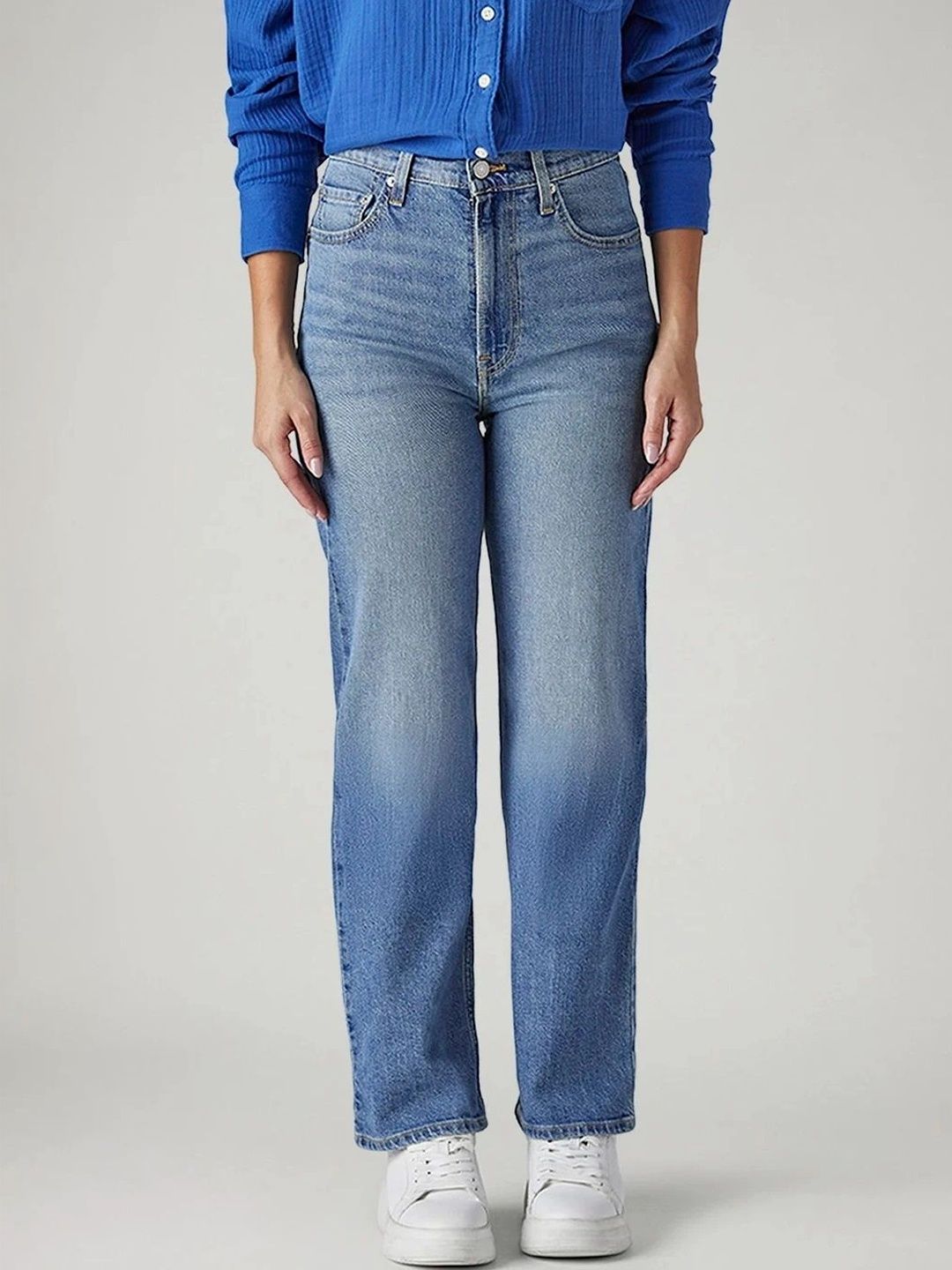 Levis Women Classic Straight Fit High-Rise Light Fade Stretchable Jeans-image-14