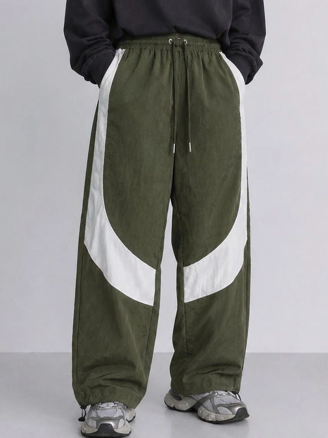 LRIPSOME Men Regular Fit Colourblocked Training Joggers-picture-16