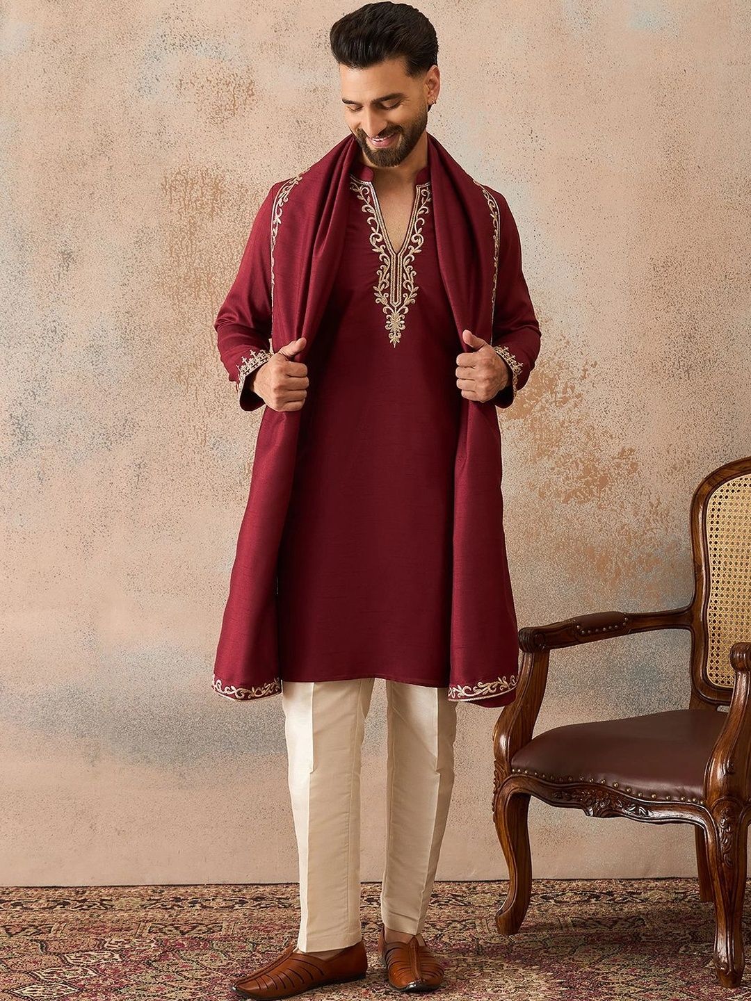 House of Pataudi Men Ethnic Motifs Embroidered Regular Thread Work Kurta with Trousers & With Dupatta-picture-13