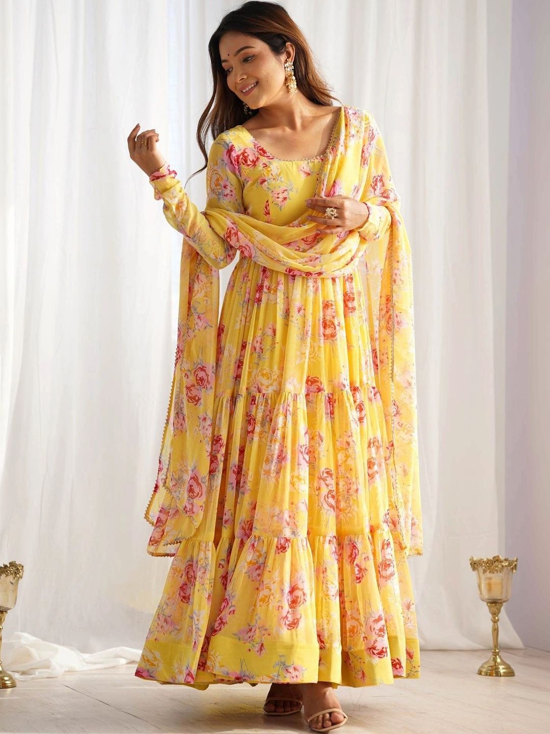 Manahashree fashion Women Floral Printed Tiered Kurta with Pyjamas & With Dupatta-picture-15