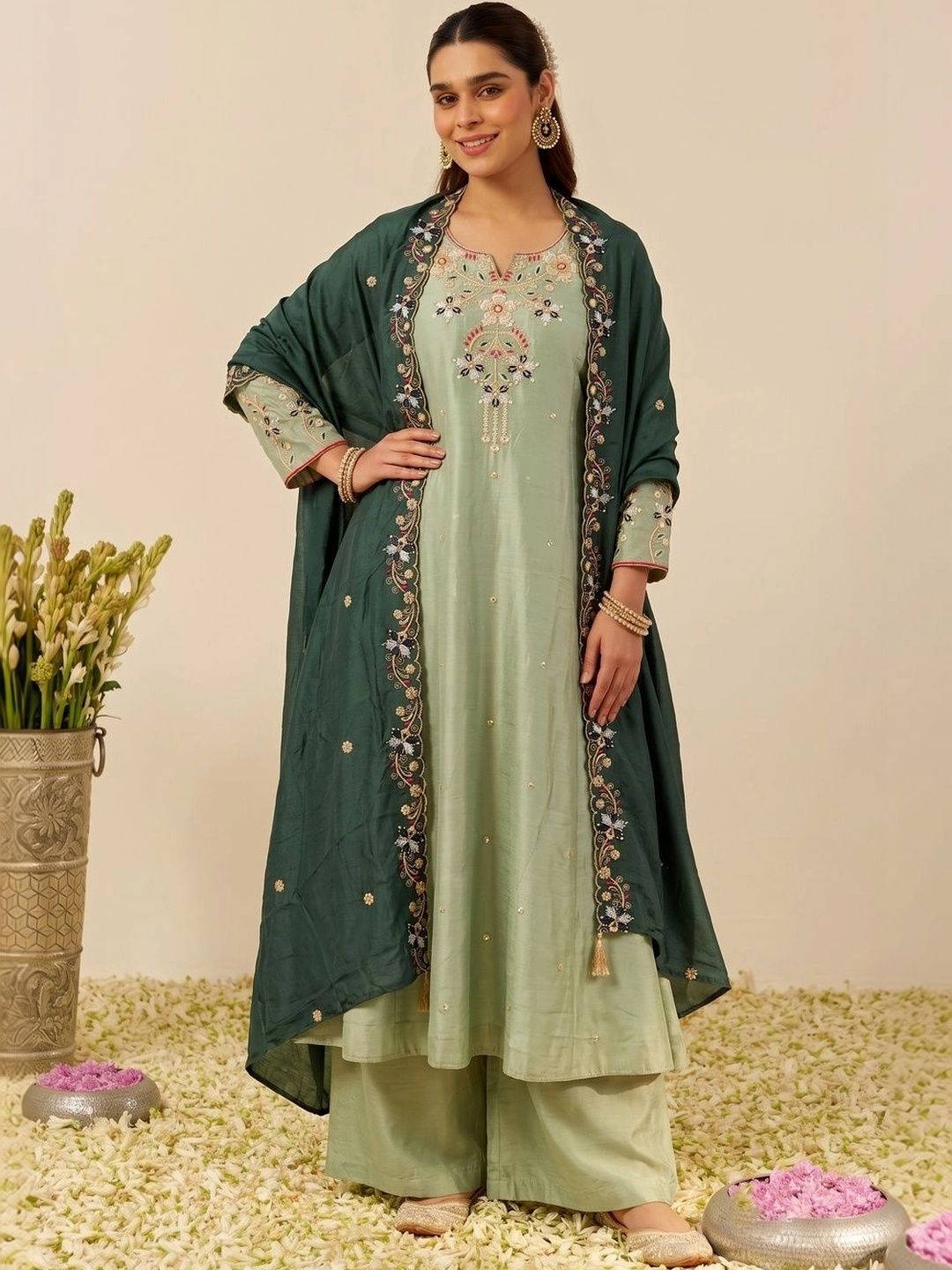 Sangria Women Floral Embroidered Regular Thread Work Kurta with Palazzos & With Dupatta-picture-10