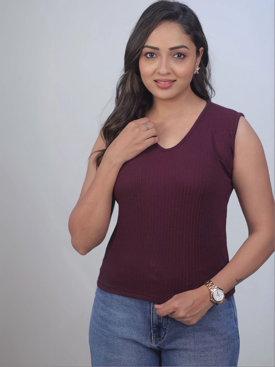 APASRANI LABEL Women V-Neck Sleeveless Top Ribbed-picture-28