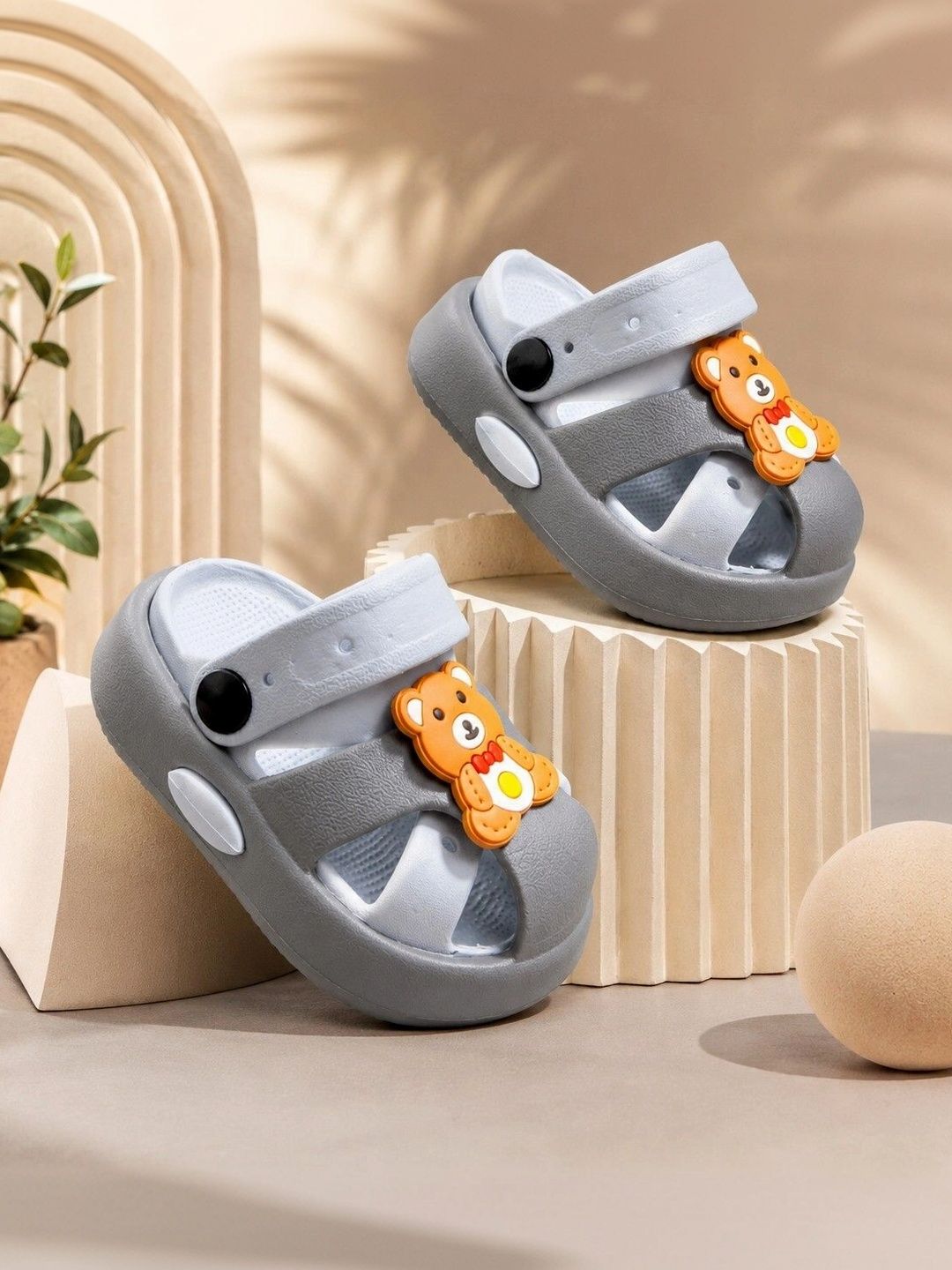 AMAEZO Unisex Kids Clogs Sandals-image-2