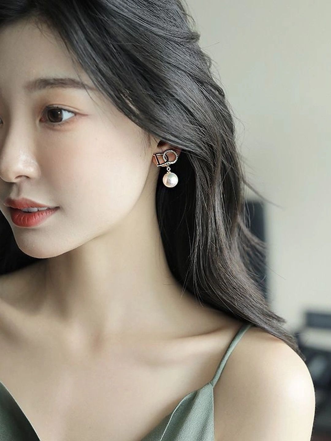 Celestria Geometric Drop Earrings-picture-23
