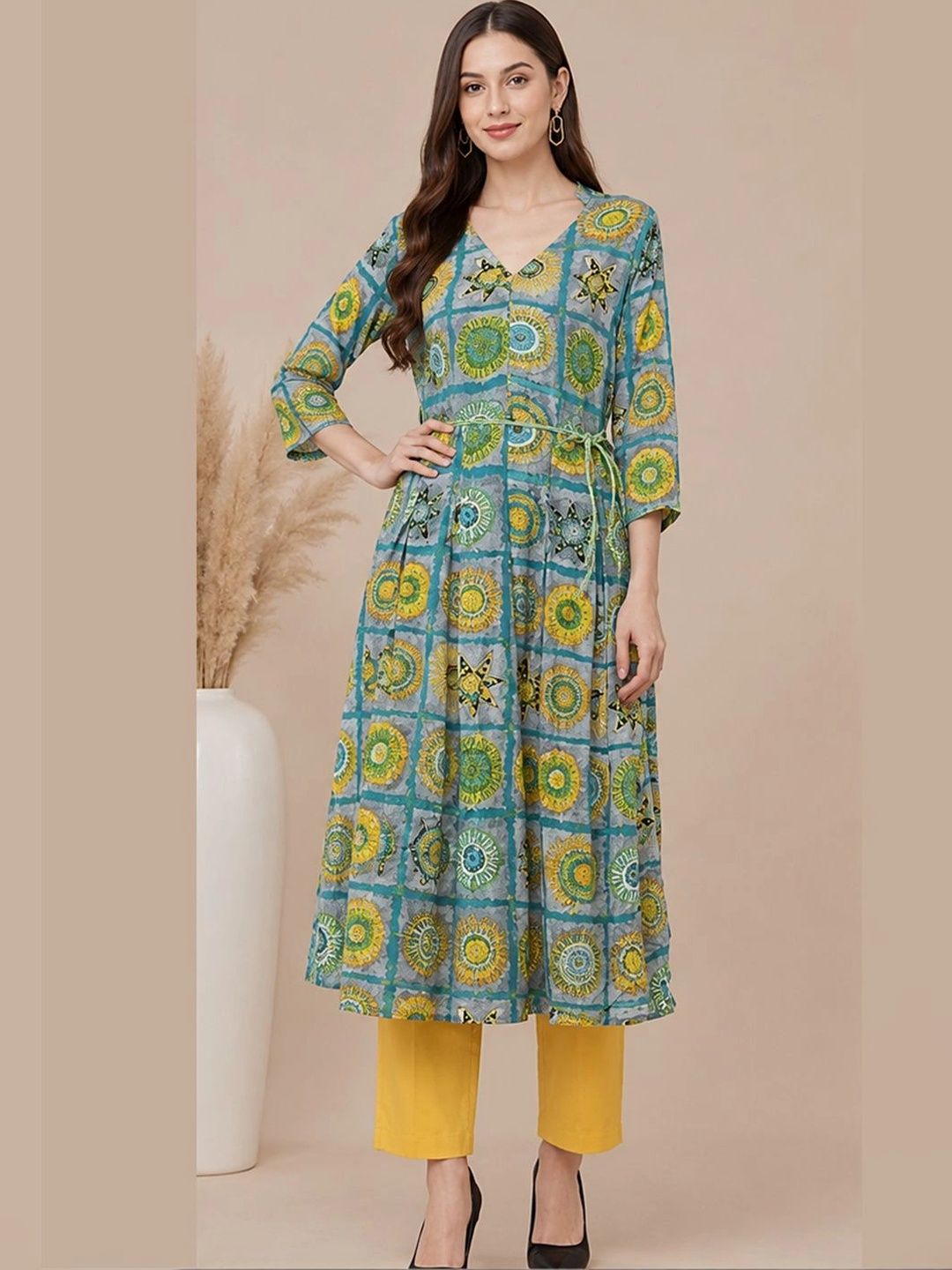 MEZENOR Geometric Printed V-Neck Kurti-picture-13