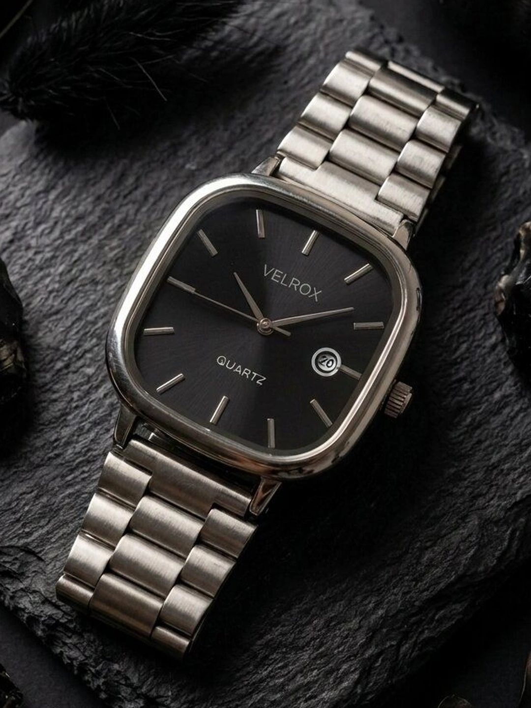 VELROX Men Brass Dial & Stainless Steel Bracelet Style Straps Analogue Watch CASIO BLACK CHAIN-image-7
