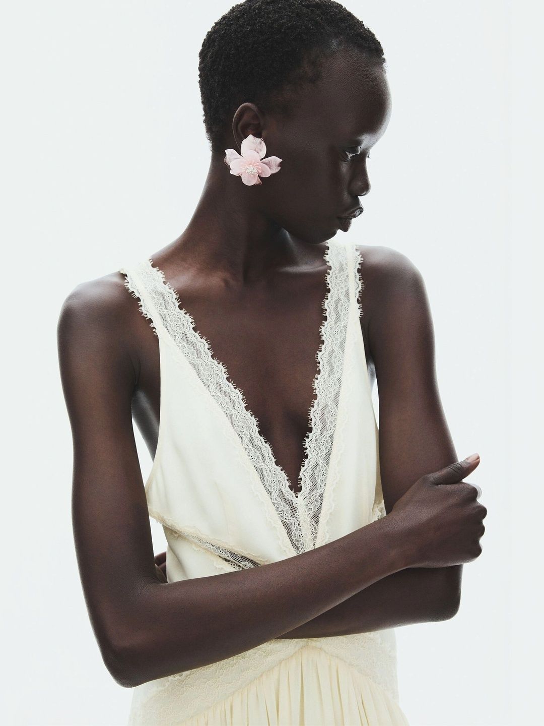 H&M Women Flower-Shaped Statement Earrings-picture-13