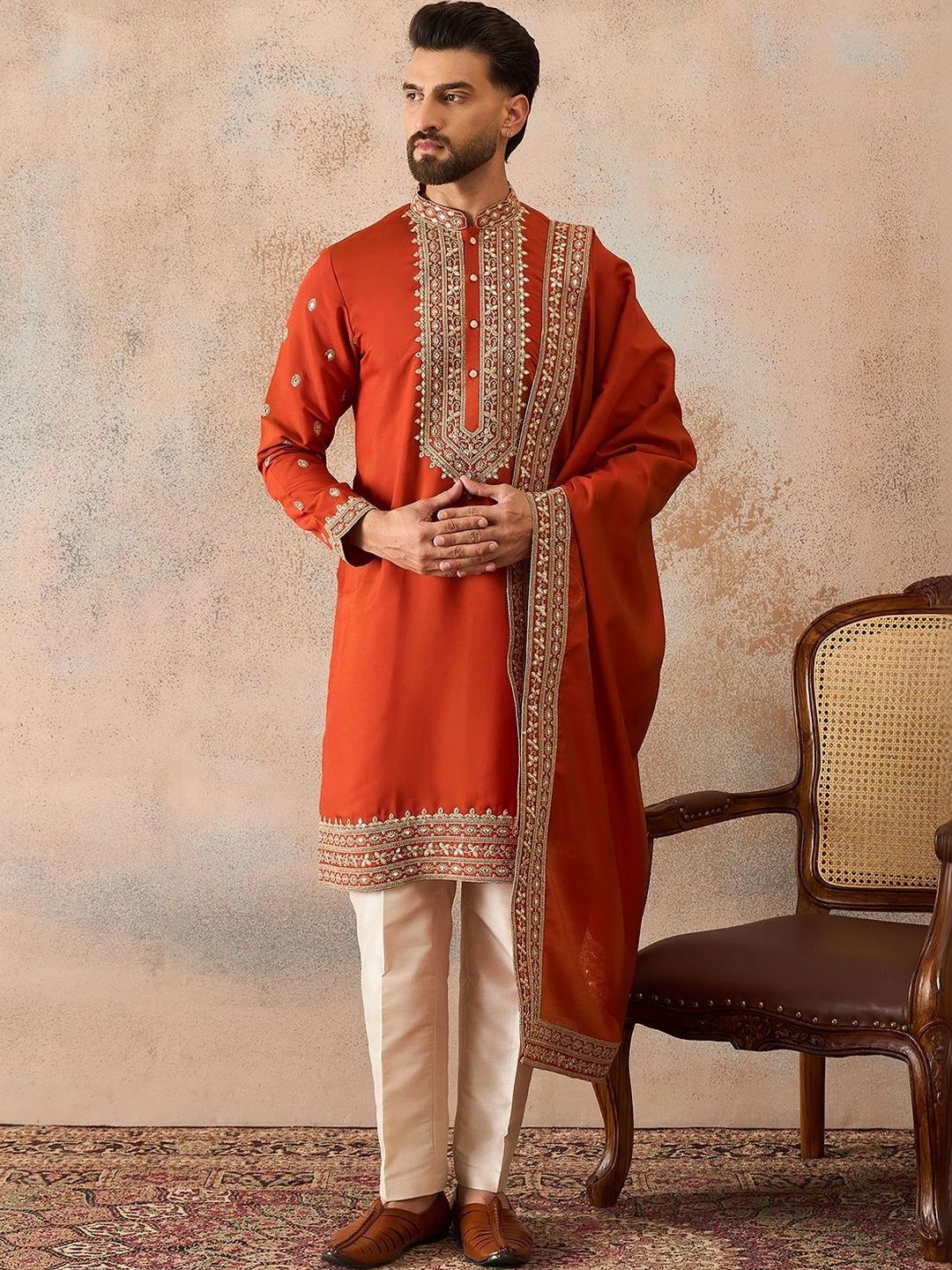 House of Pataudi Men Embellished Mirror Work Kurta-picture-31