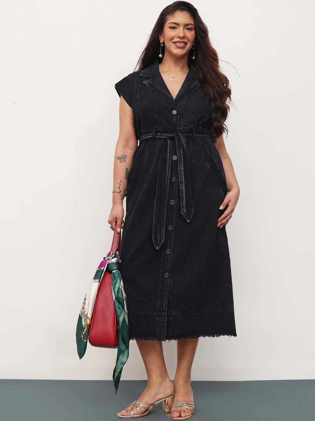 SASSAFRAS Curve Denim Shirt Midi Dress-picture-14