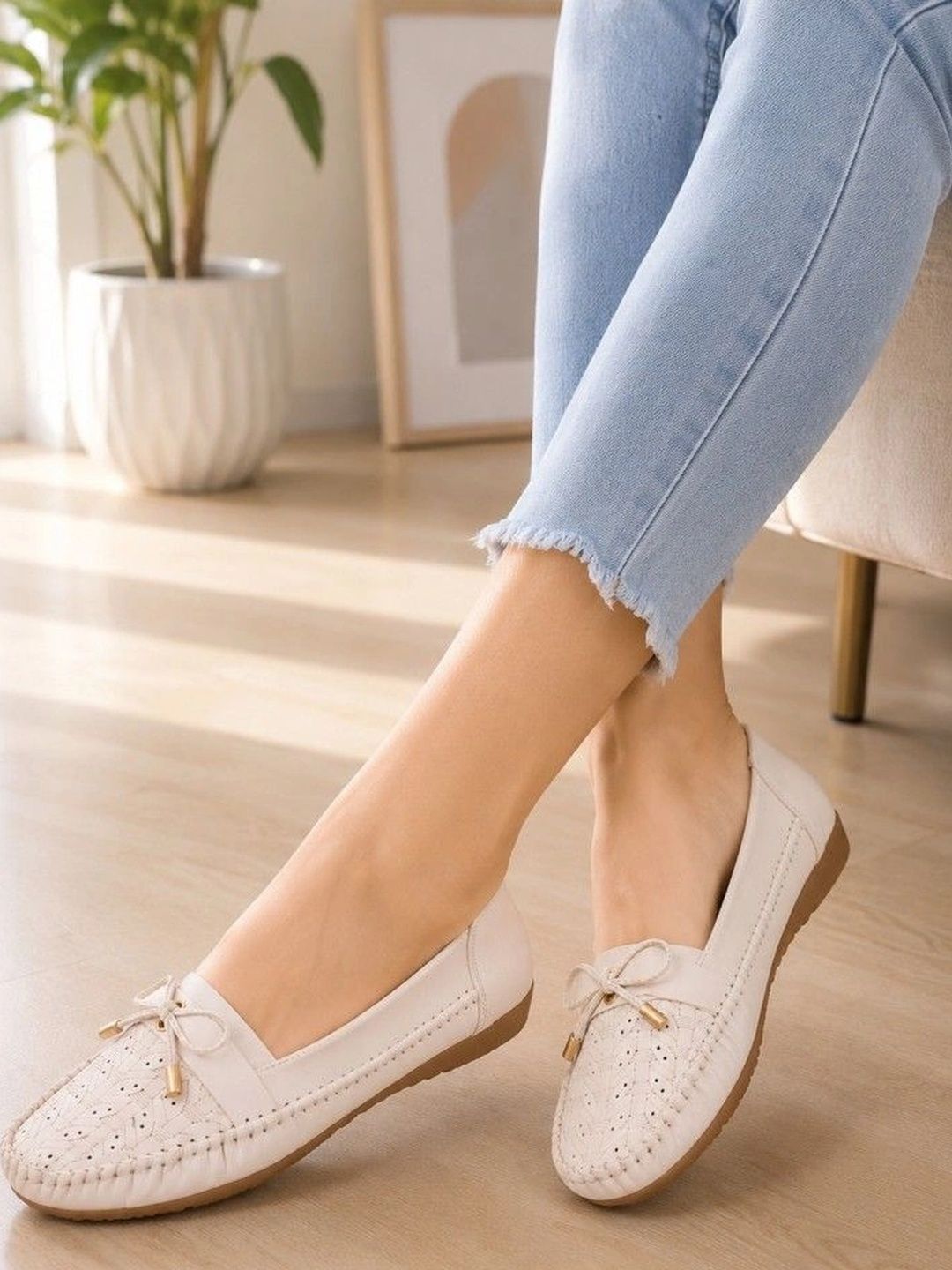 Roadster Women Mojaris with Bows Flats-image-39