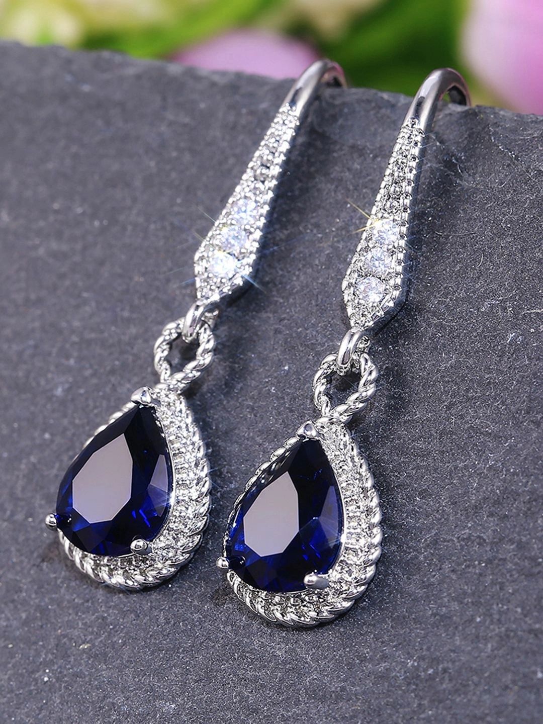 Peora Teardrop Shaped Drop Earrings-picture-29
