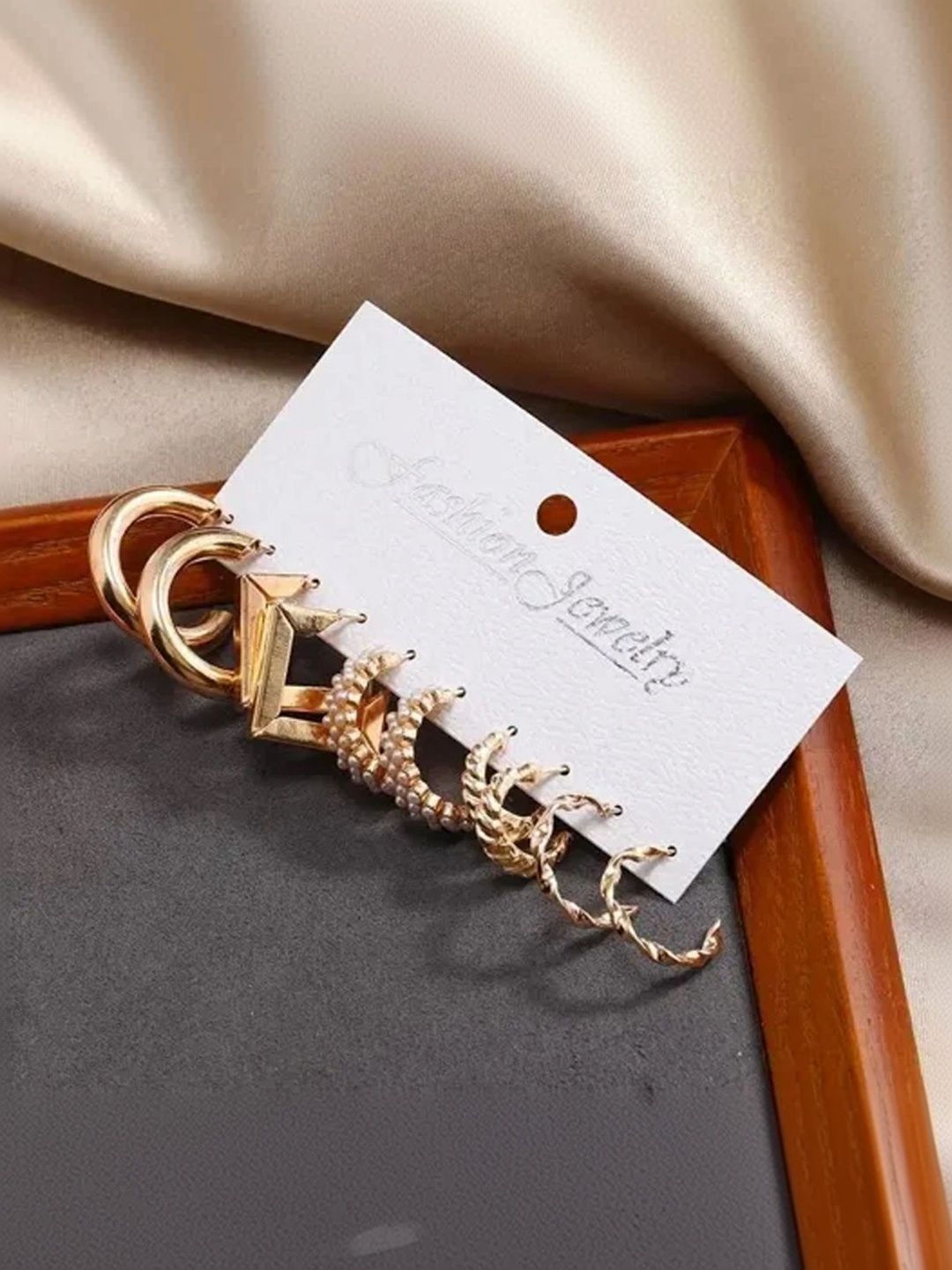 Vembley Geometric Hoop Earrings-picture-29