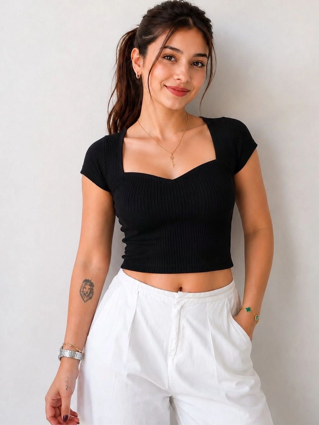 GLOWBERRY Sweetheart Neck Cotton Crop Top-picture-1