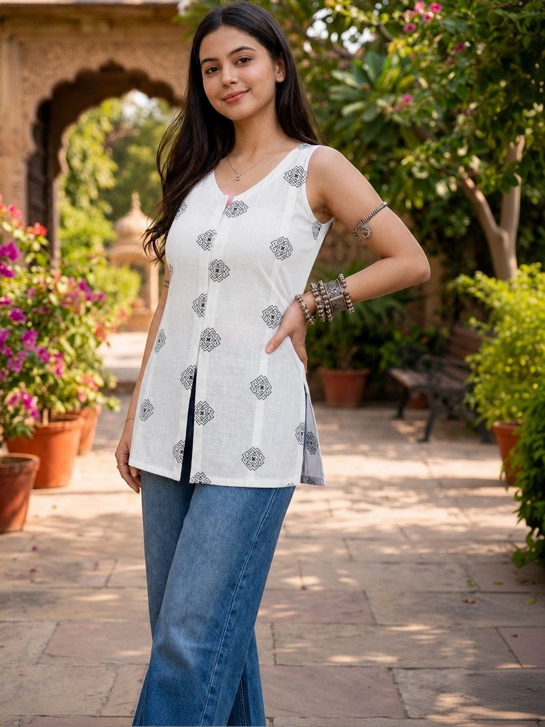 Maavish Ethnic Motifs Printed V-Neck Pure Cotton Blend Kurti-picture-14