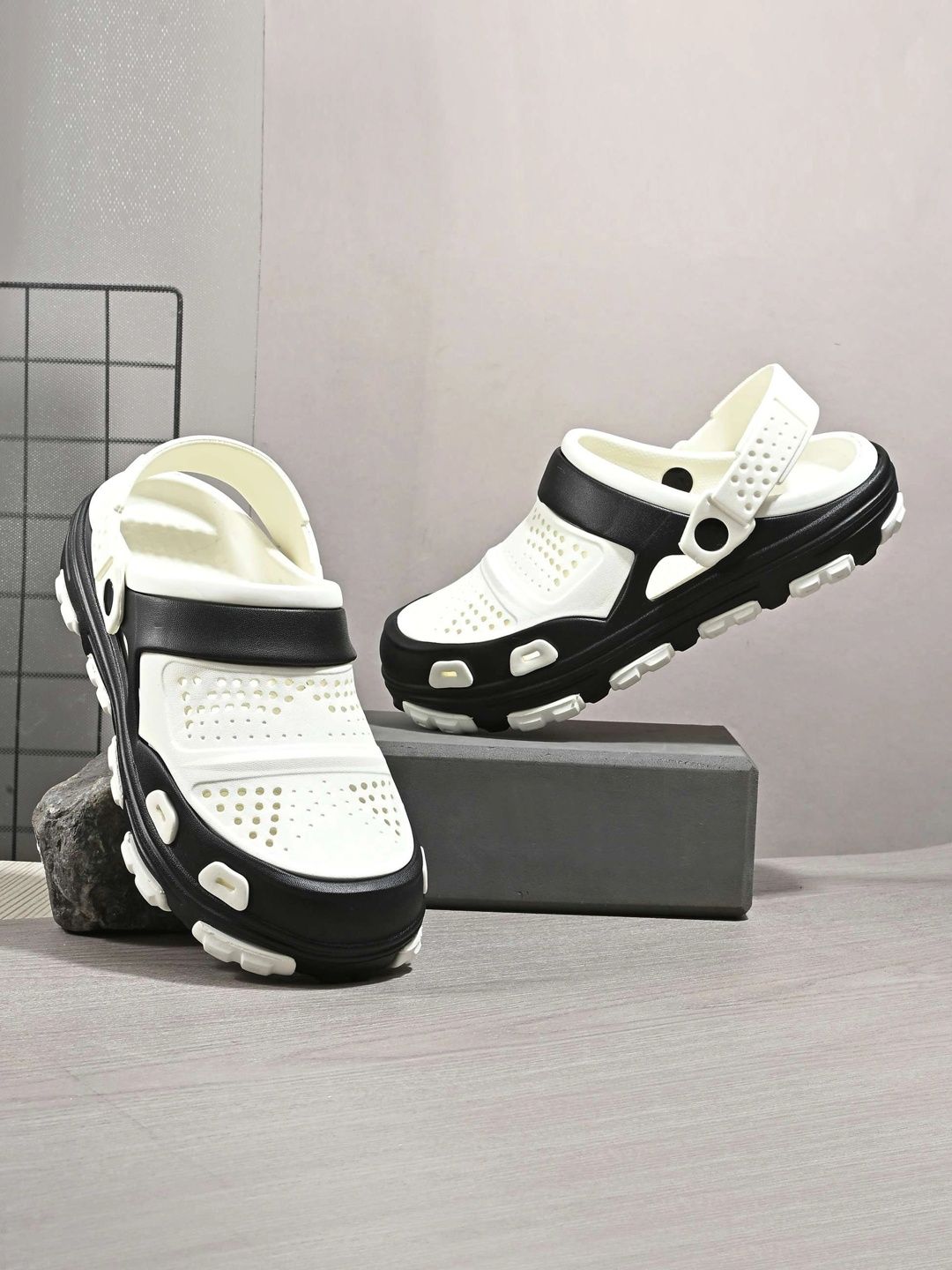 Killer Men Colourblocked Clogs-picture-31