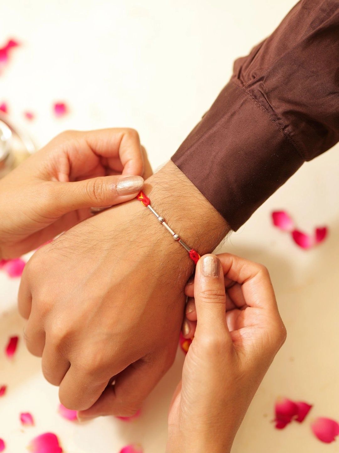 Kaashi Thread Rakhi-picture-14