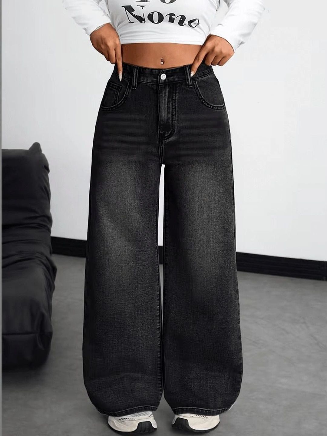 AAV2 Women Relaxed Fit High-Rise Low Distress Stretchable Jeans-picture-39