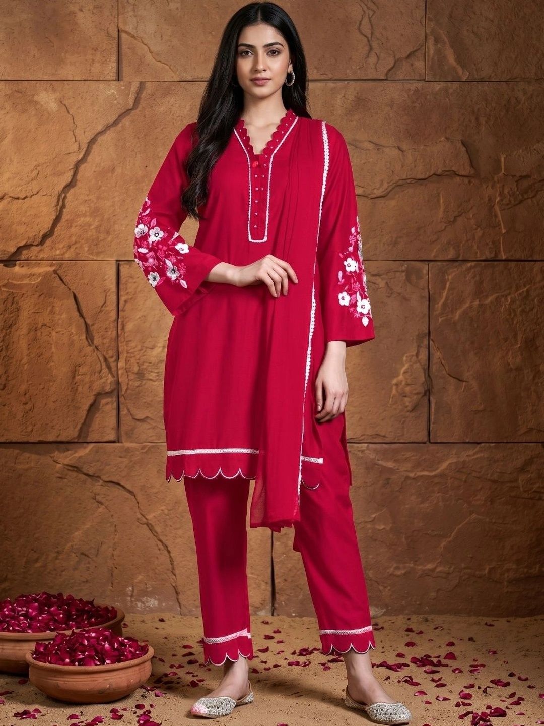 House of Pataudi Women Floral Embroidered Regular Thread Work Kurta with Trousers & With Dupatta-picture-36