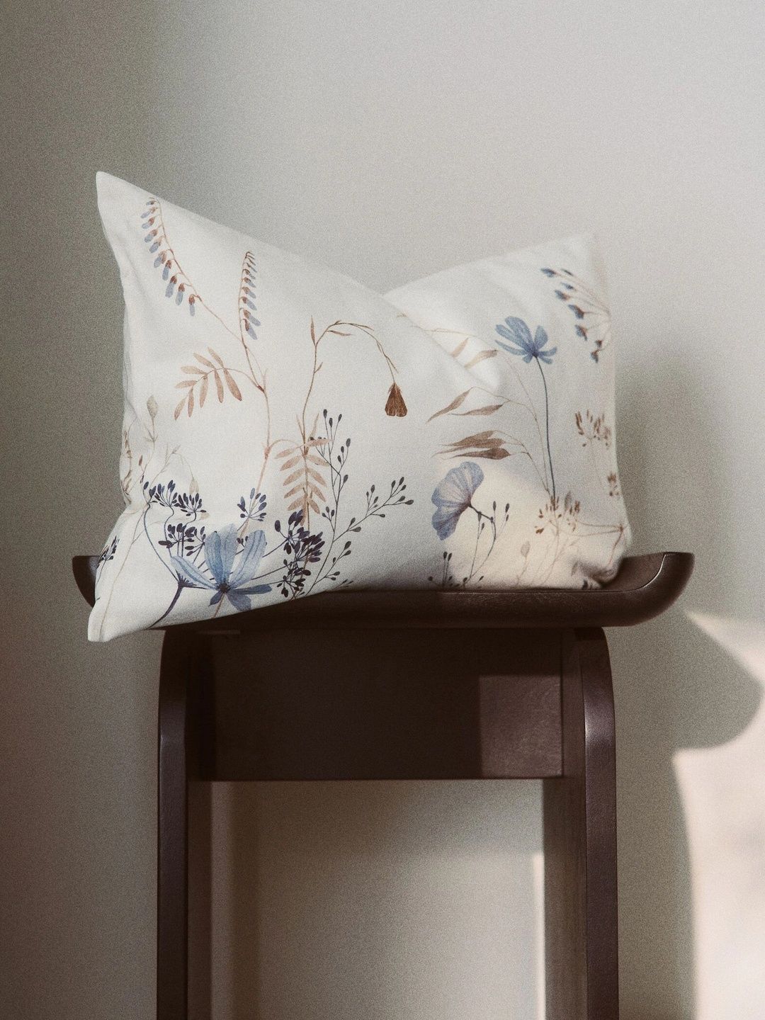 H&M Unisex Printed Canvas Cushion Cover-image-38