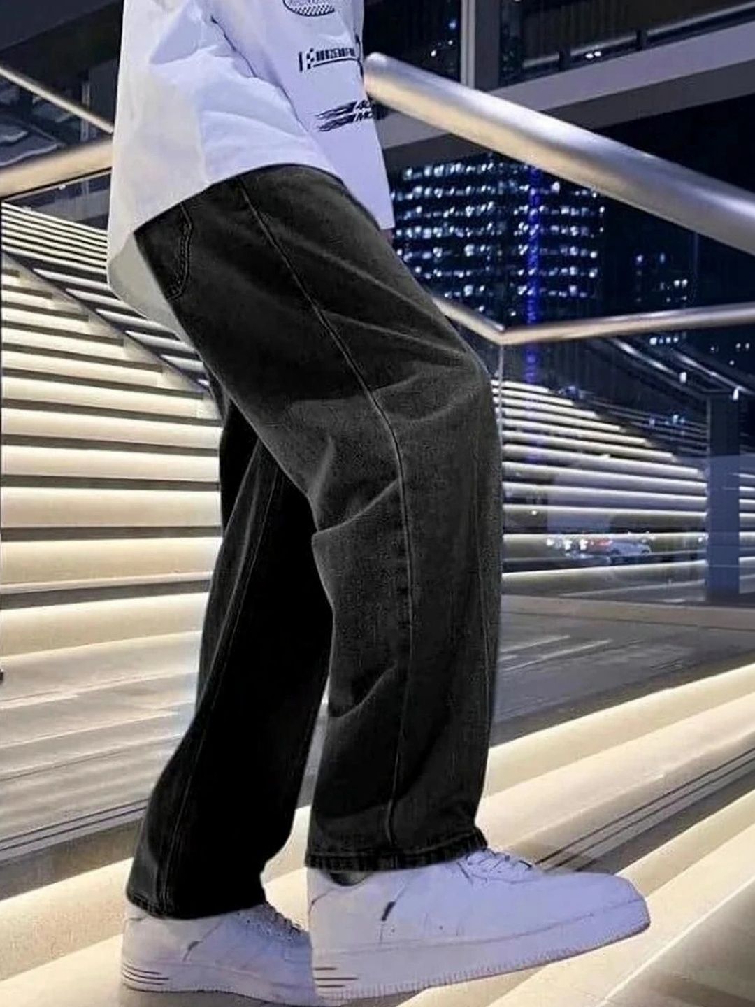 FLAYING Men Relaxed Fit Mid-Rise Jeans-picture-29