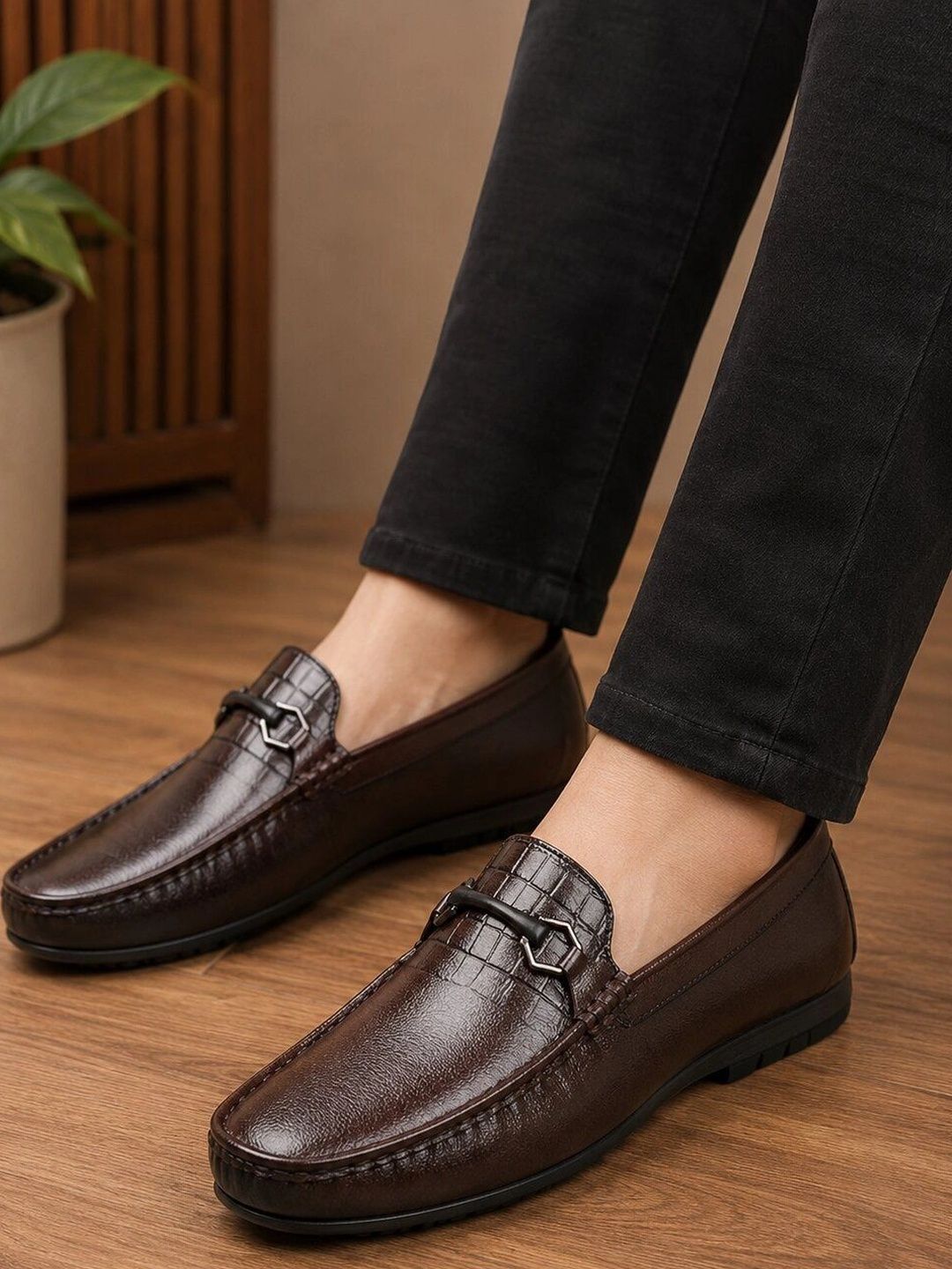 HERE&NOW Men Textured Loafers-picture-27