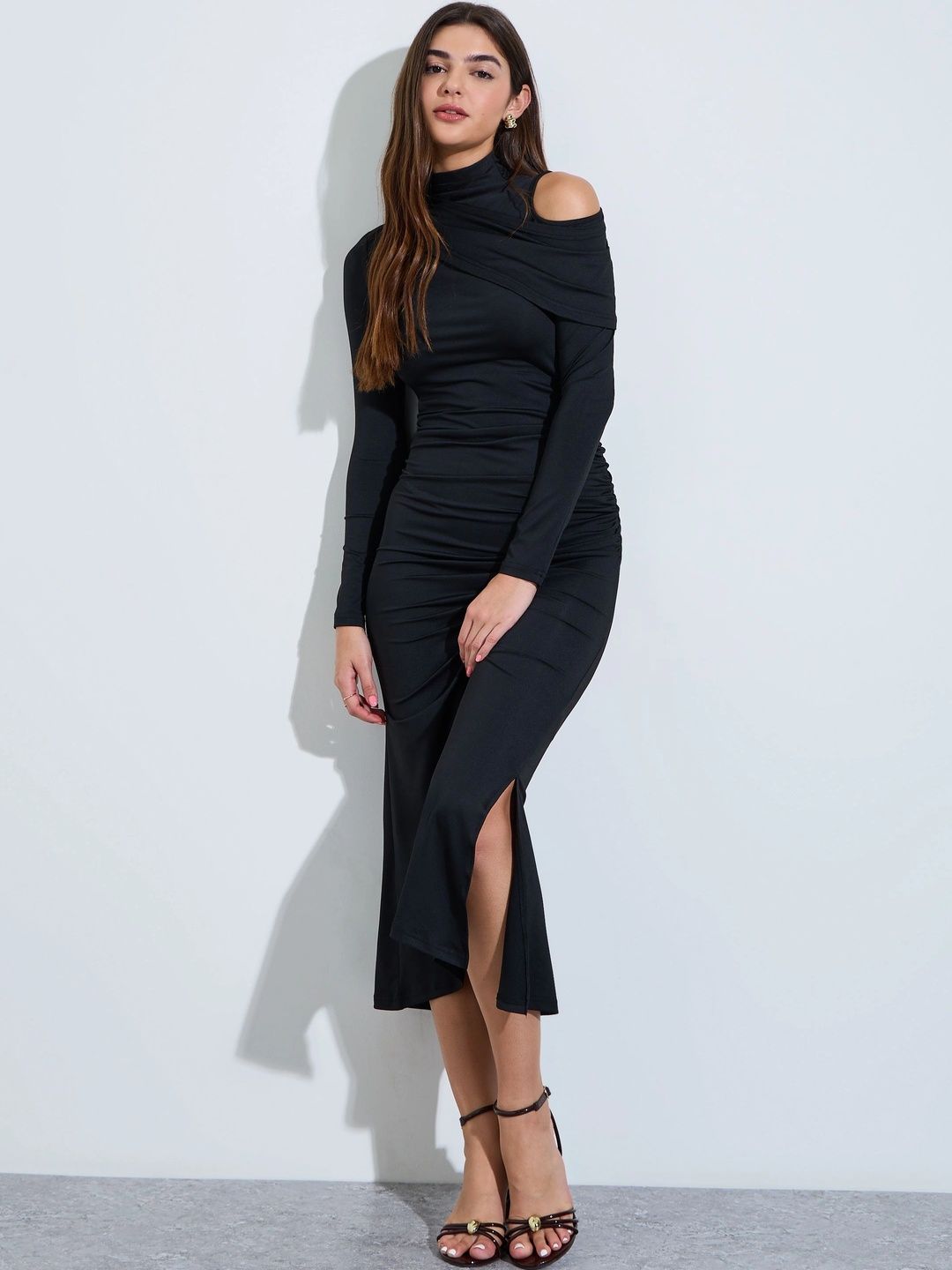 Styli Women Black Solid High-Neck Cold Shoulder Long Sleeves Bodycon Midi Dress-picture-41
