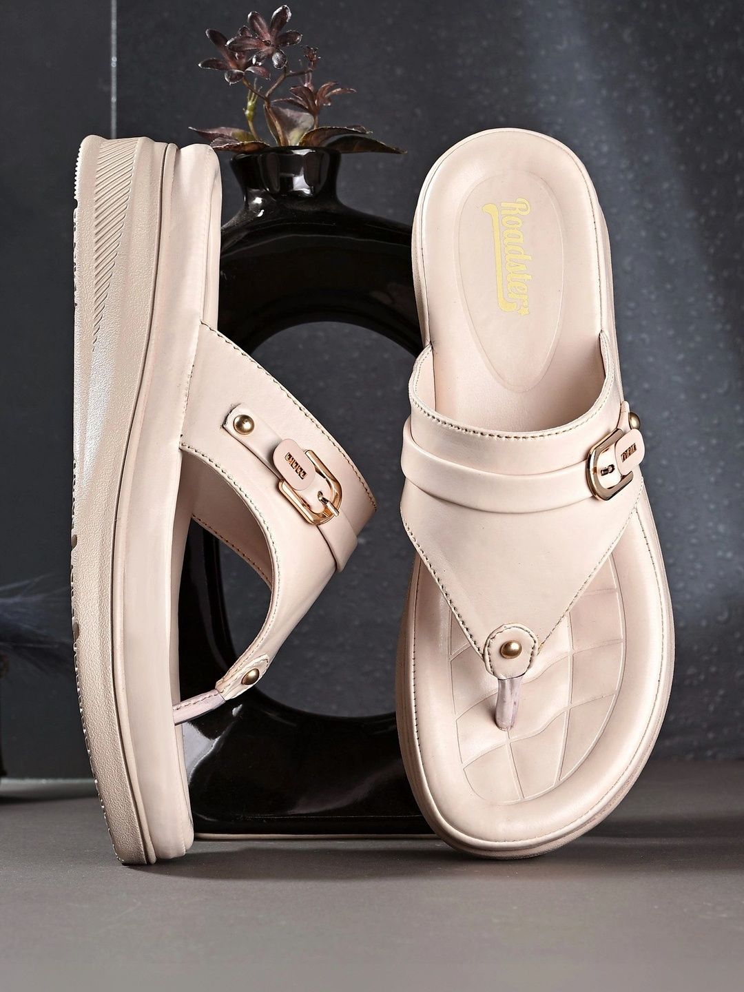 Roadster Women Open Toe Flats with Buckles-image-42