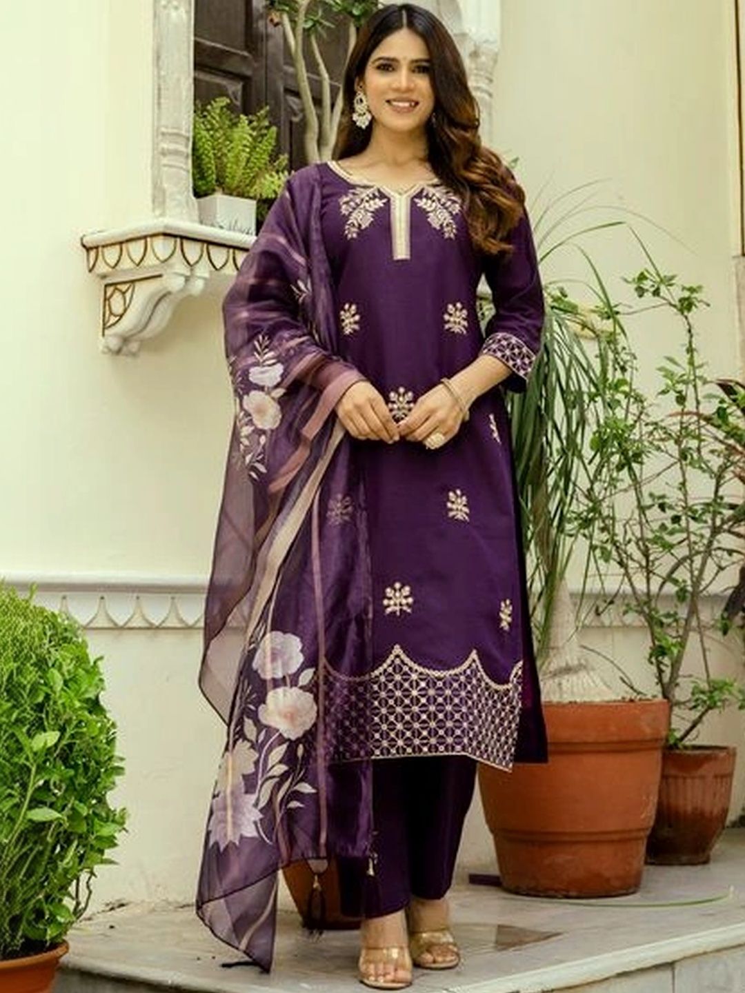 GRINISH Ethnic Motifs Embroidered V-Neck Pure Cotton Kurti-picture-12