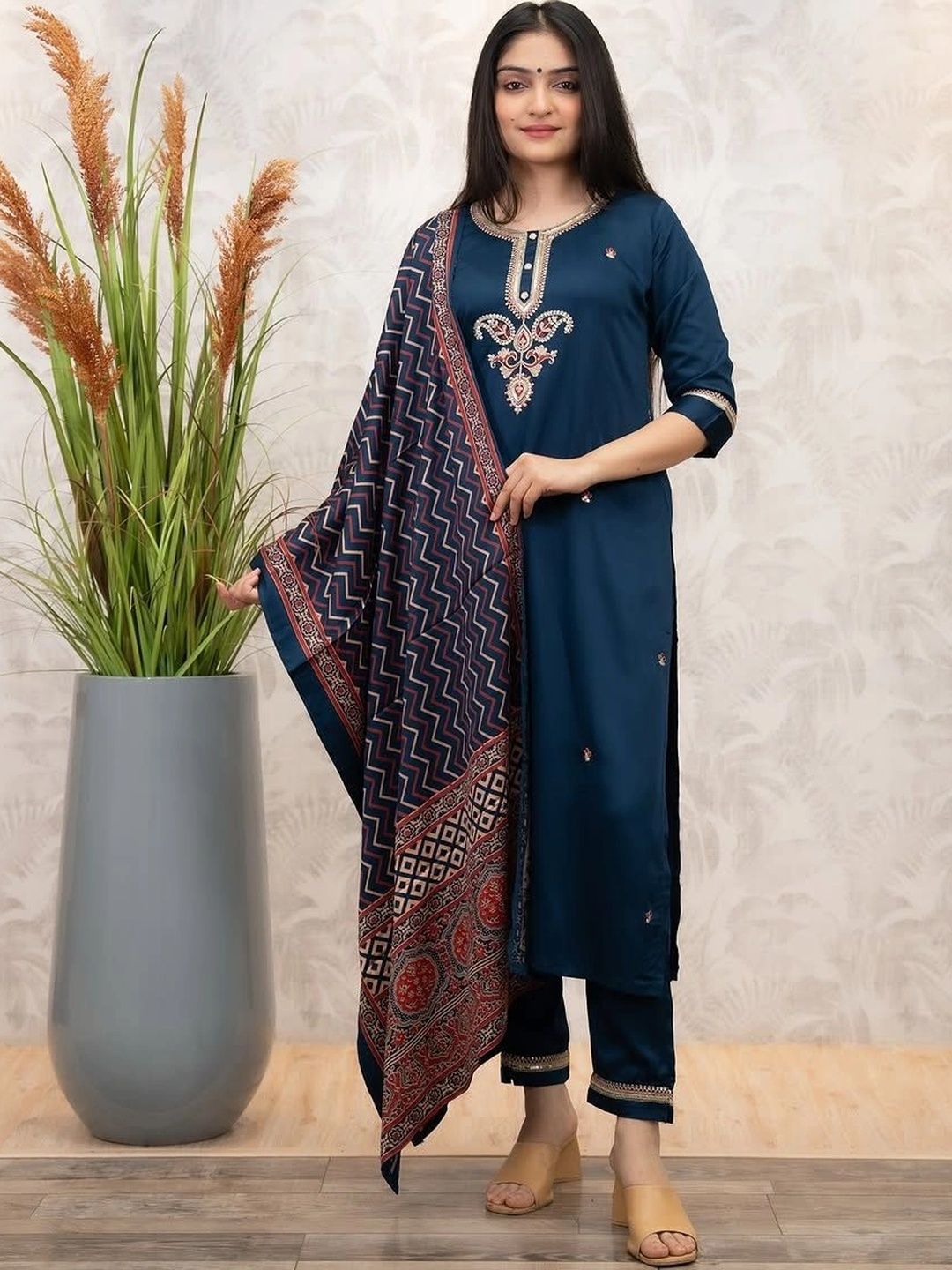GRINISH Ethnic Motifs Embroidered Thread Work Pure Cotton Thread Work Kurti-picture-23
