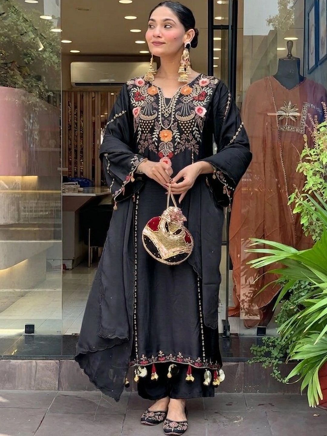 GRINISH Floral Embroidered V-Neck Thread Work Pure Cotton Thread Work Kurti-picture-24