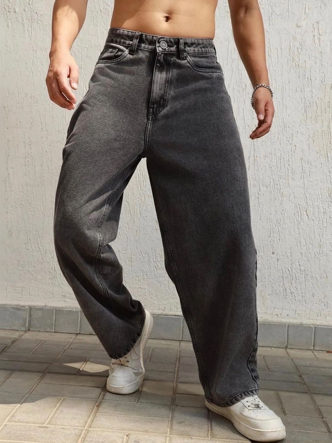 FLAYING Men Relaxed Fit Mid-Rise Jeans-picture-23