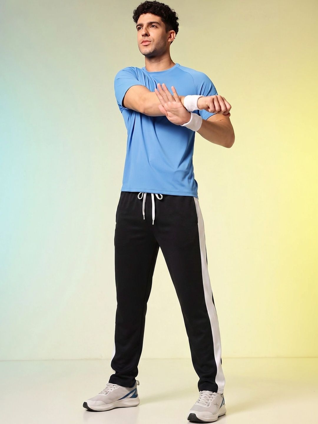 SZN Men Regular Fit Colourblocked Training Joggers-picture-15