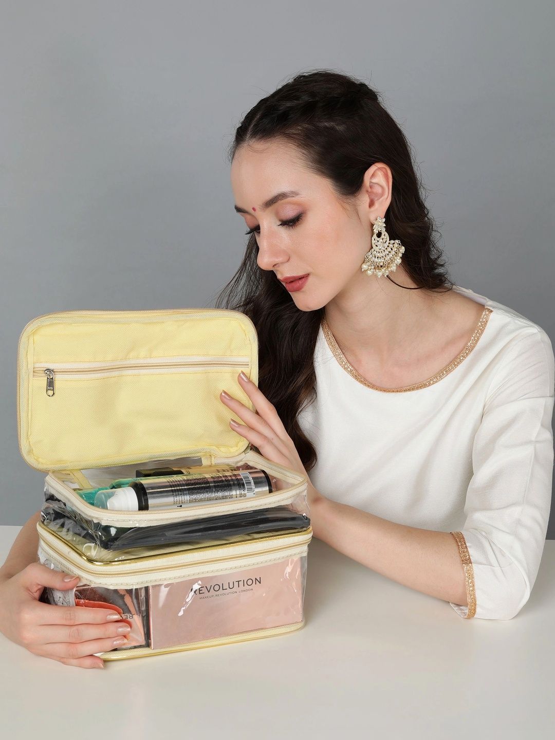 MaaCare Gold-Toned Set of 1 Regular Makeup Organiser Organisers-image-22