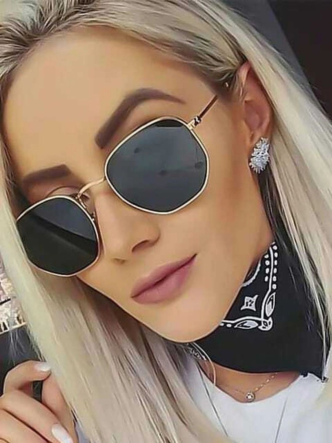 EYELLUSION Women Black Lens & Silver-Toned Round Sunglasses with-picture-33