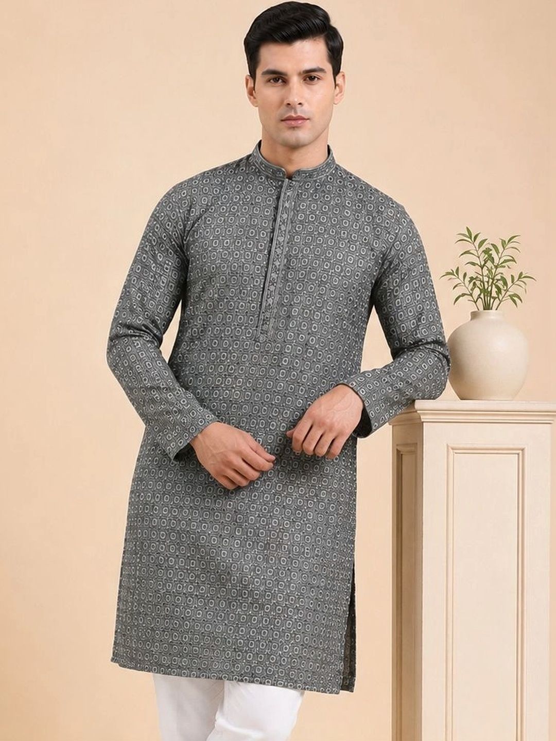 House of Pataudi Men Geometric Embellished Sequinned Kurta-image-18