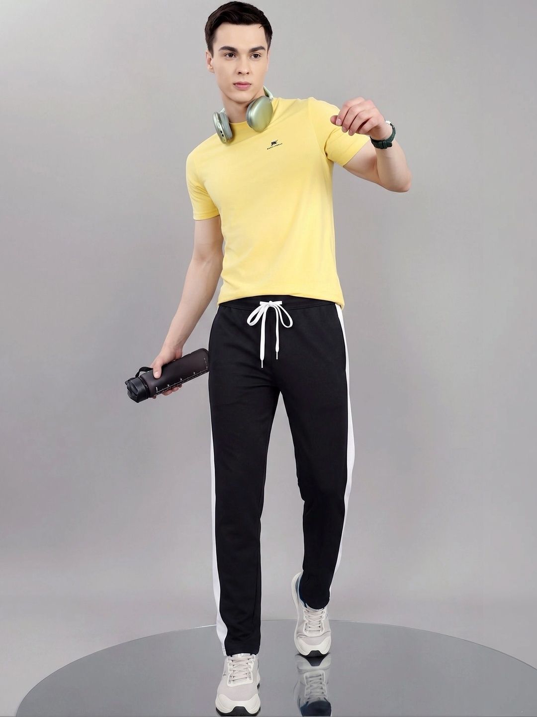 SZN Men Regular Fit Colourblocked Training Joggers-picture-14
