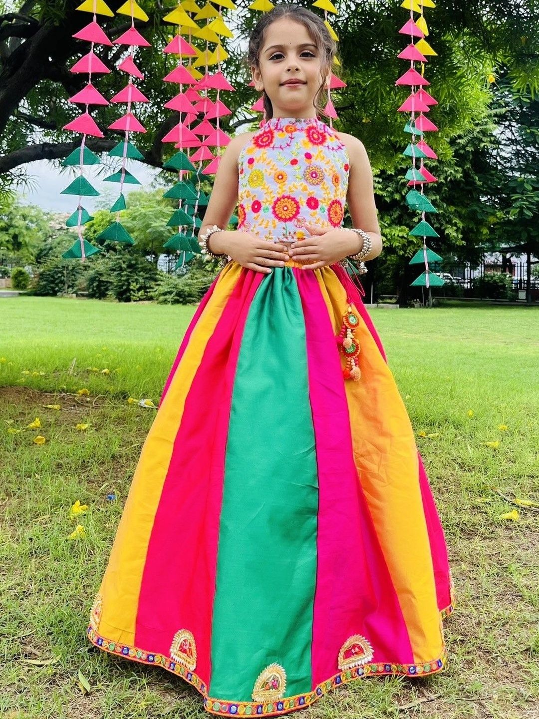 Laad Girls Embroidered Thread Work Ready to Wear Lehenga &-picture-40