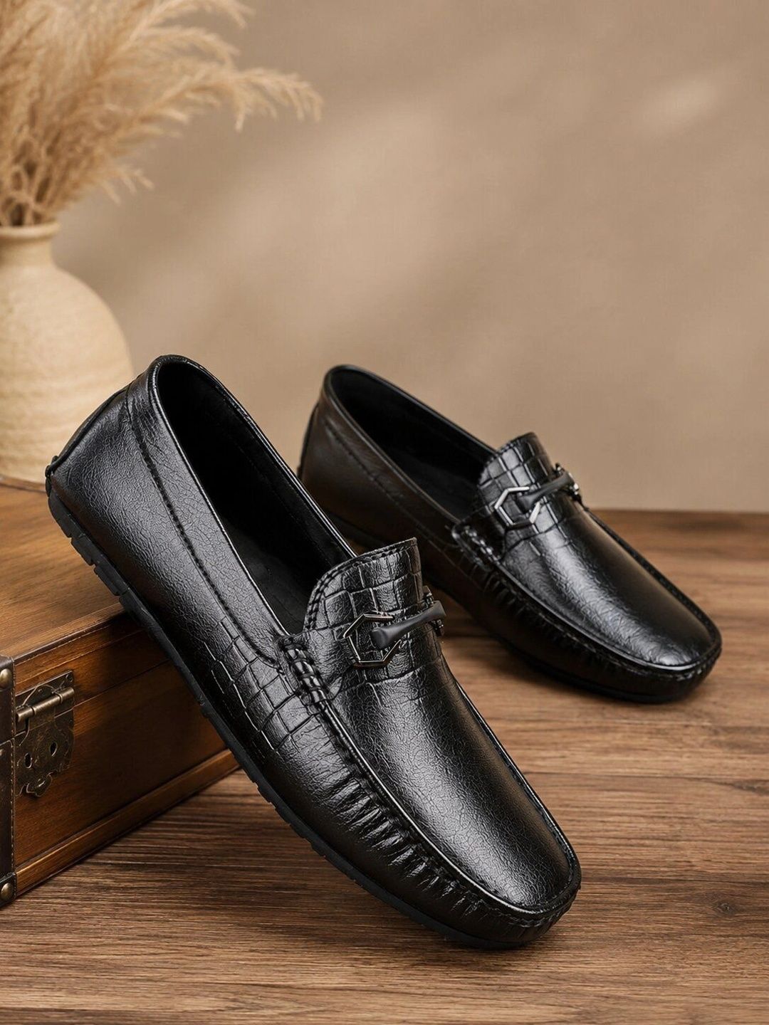 HERE&NOW Men Textured Driving Shoes-picture-48