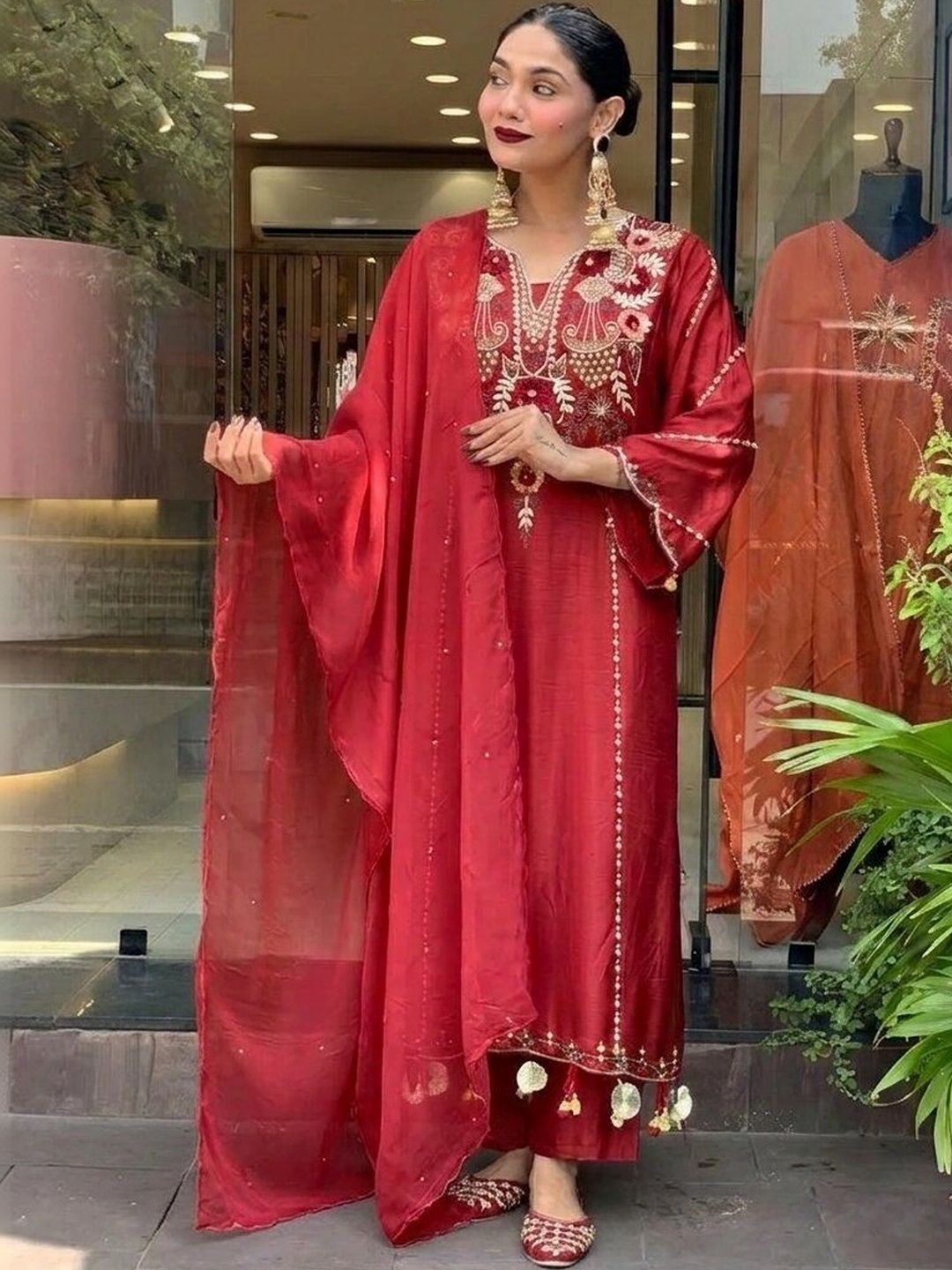 GRINISH Ethnic Motifs Embroidered V-Neck Thread Work Pure Cotton Thread Work Kurti-picture-16