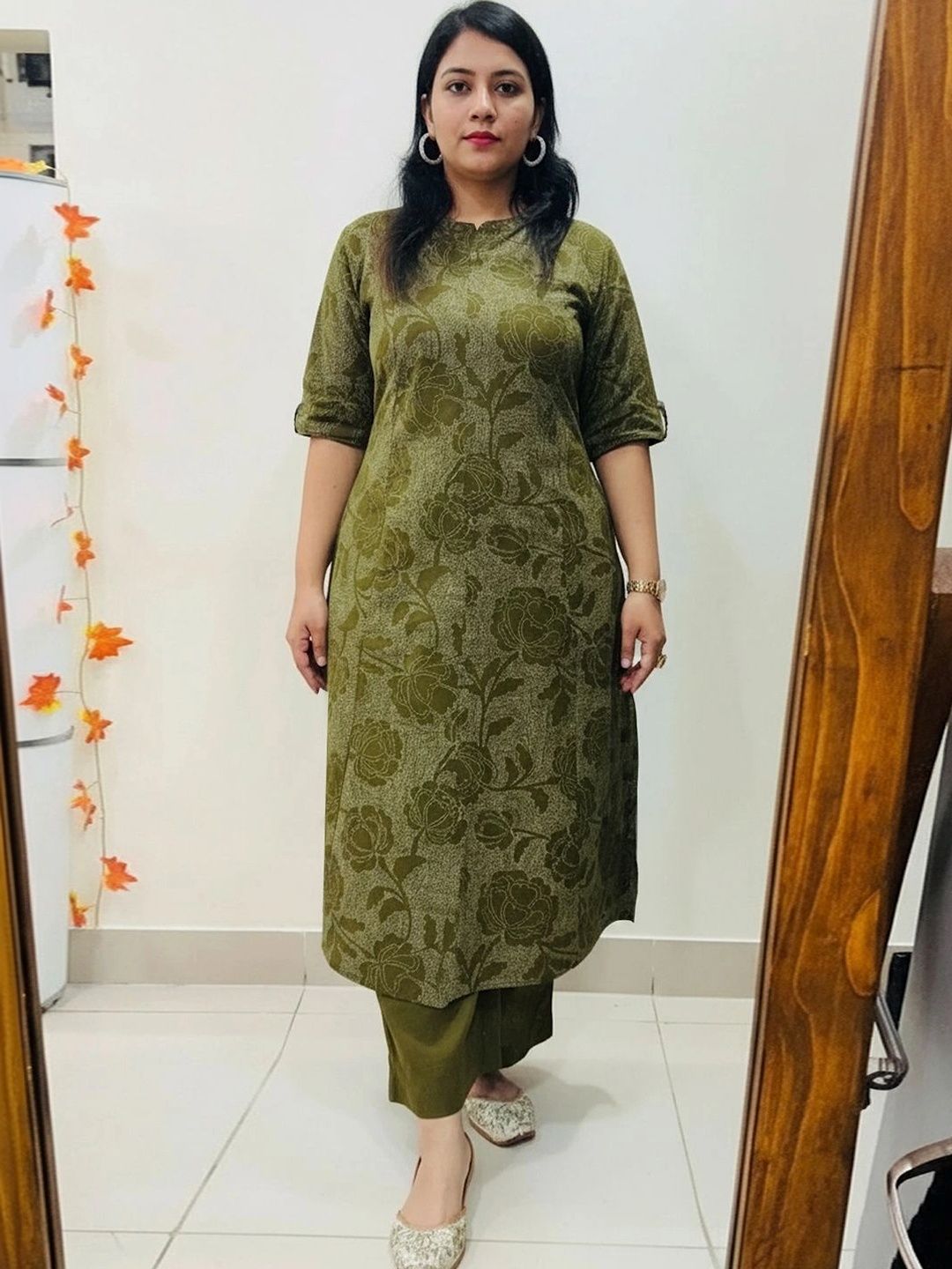 Aaghnya Women Floral Printed Regular Kurta with Trousers-picture-38