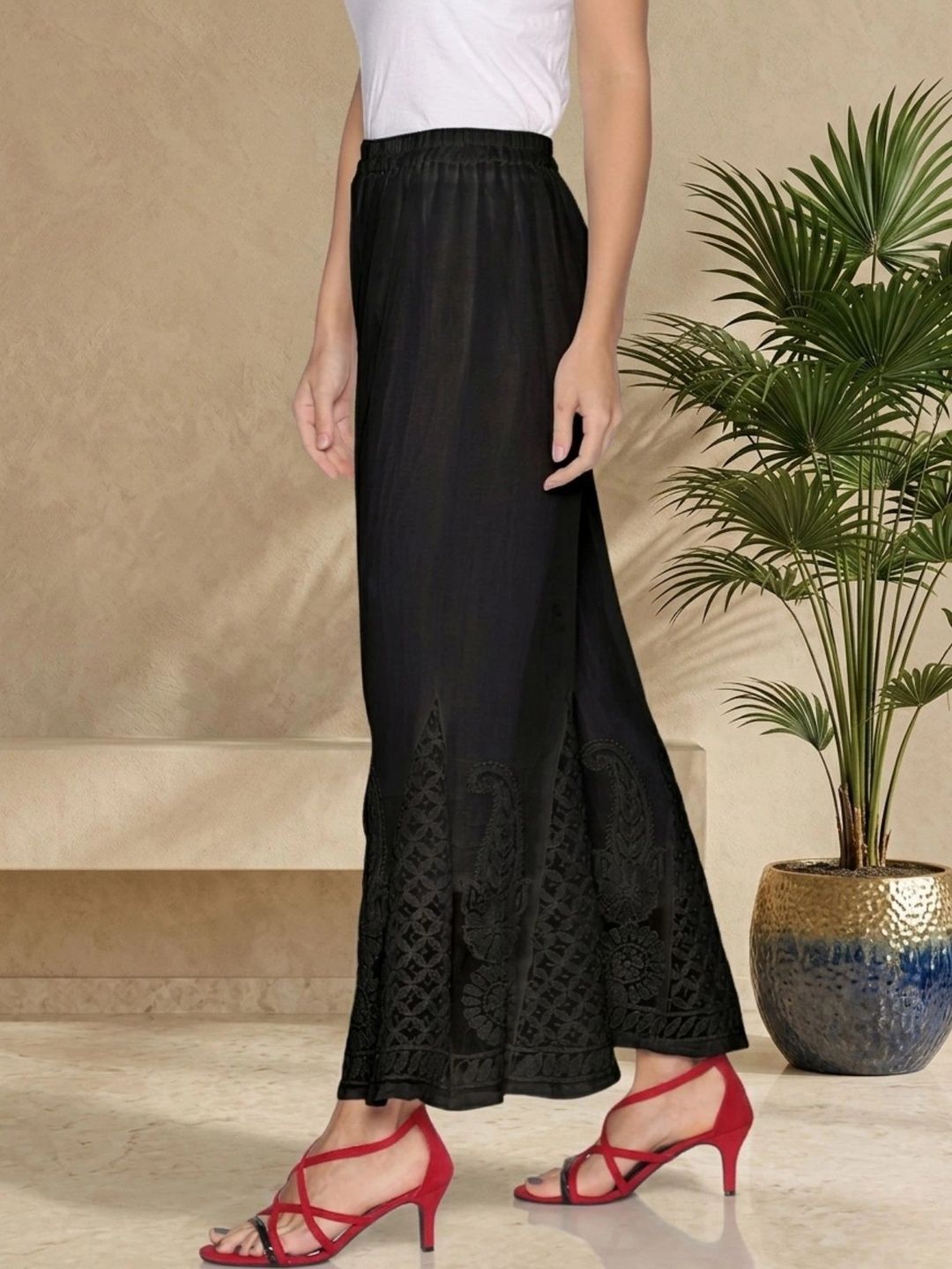 Fashionable Chikan Handikraft Women Ethnic Motifs Embroidered Handloom Georgette Ethnic Palazzos-picture-38