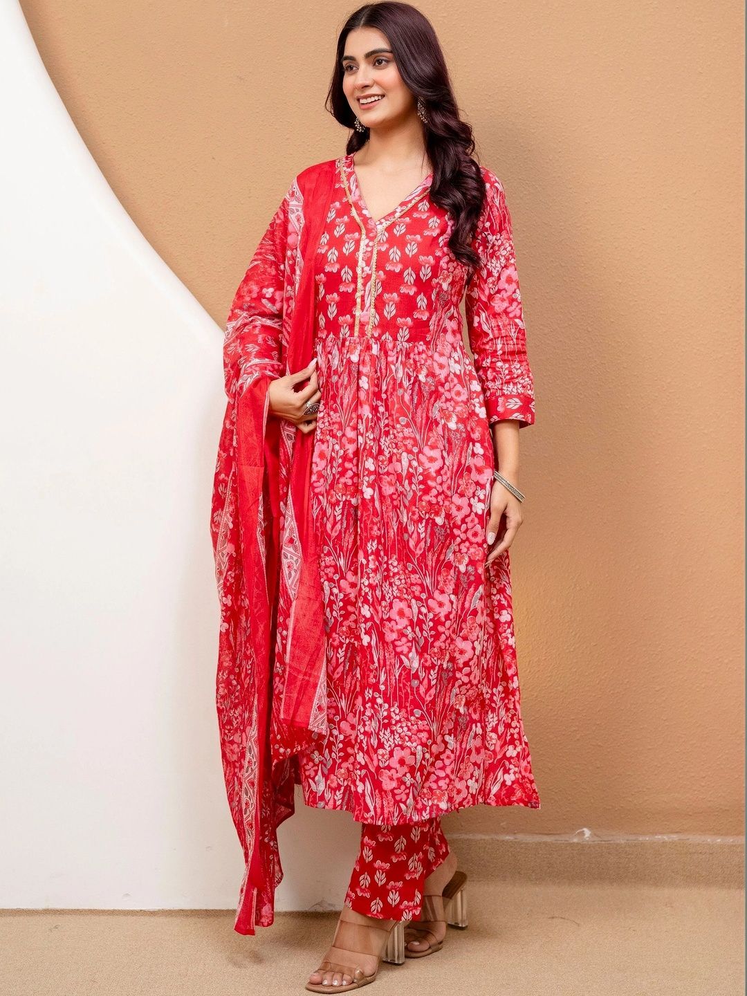 Sangria Women Floral Printed Regular Kurta with Trousers & With Dupatta-picture-12