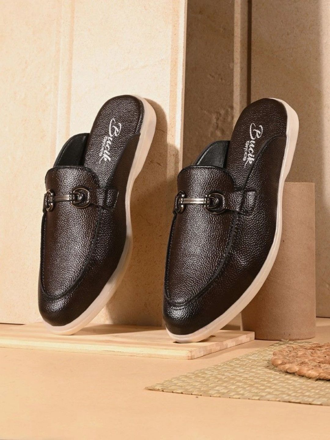 BUCIK Men Textured Mules-picture-41